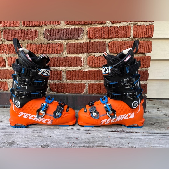 Tecnica Mach1 LV 130 Flex size 25.5 Ski Boot - Picture 2 of 13